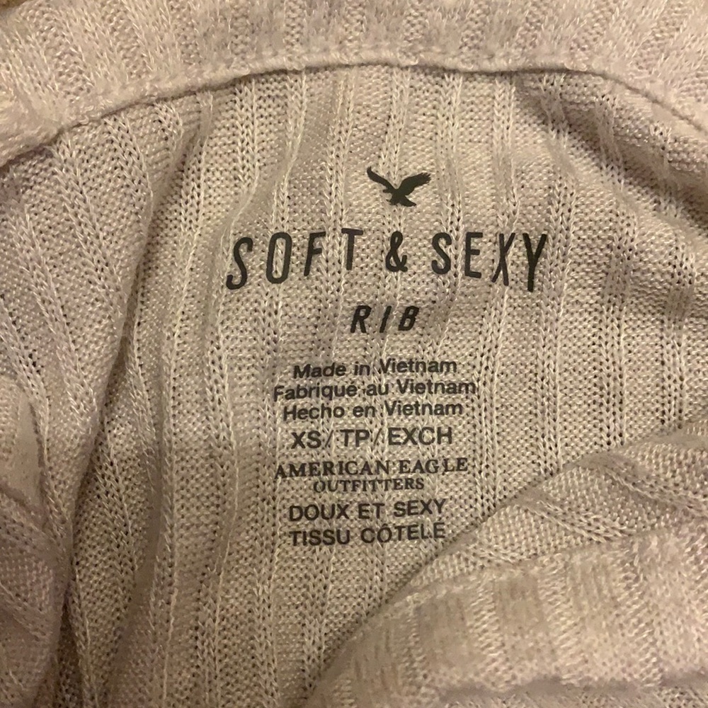 Soft American Eagle a white tank top